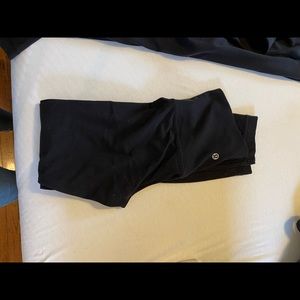 Black Lulu lemon aligns